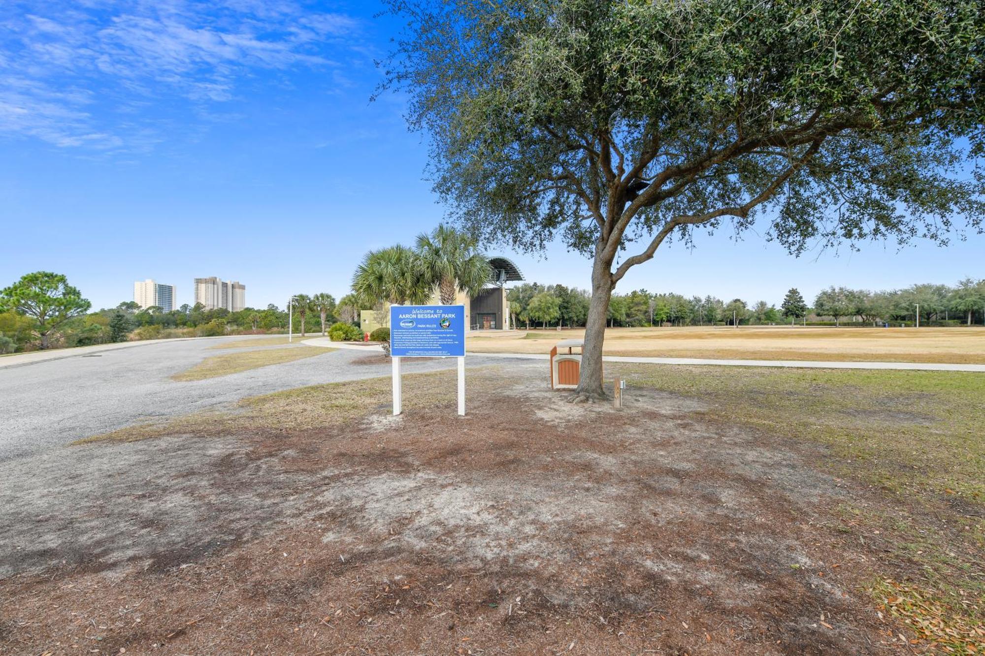 Long 302 Tower 2 By Book That Holiday home